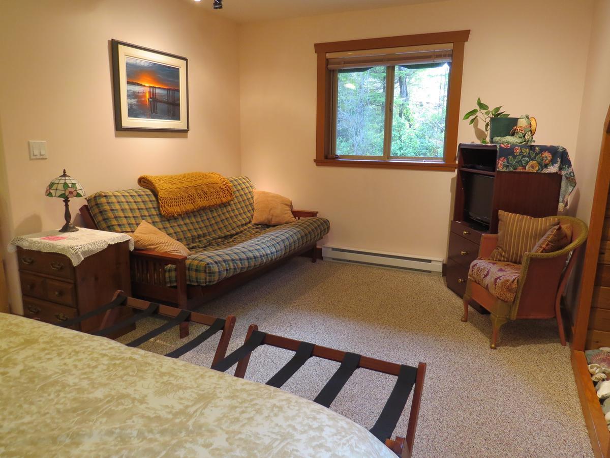 Summerhill Guest House Тофино Экстерьер фото